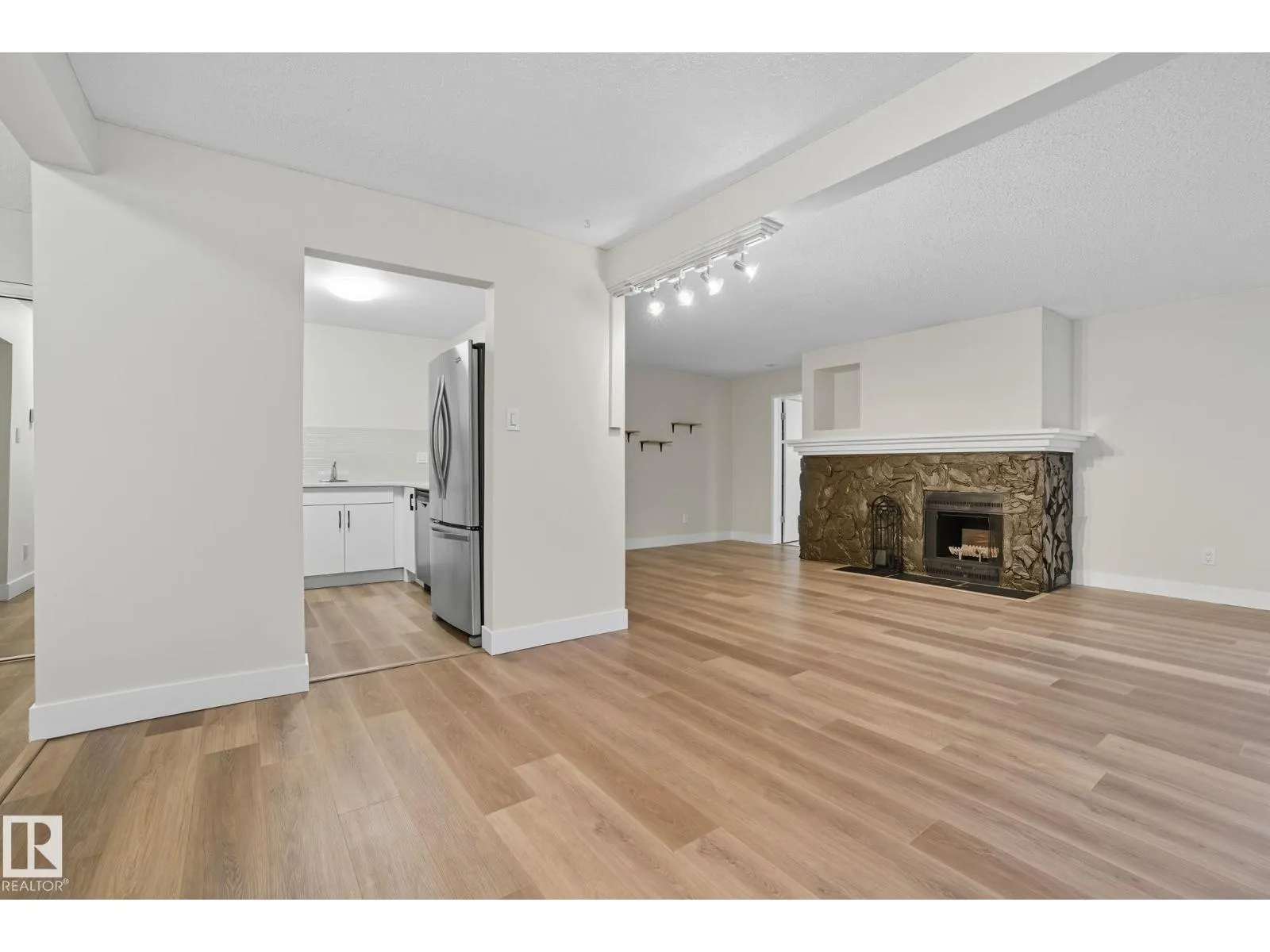 #6 10160 119 ST NW