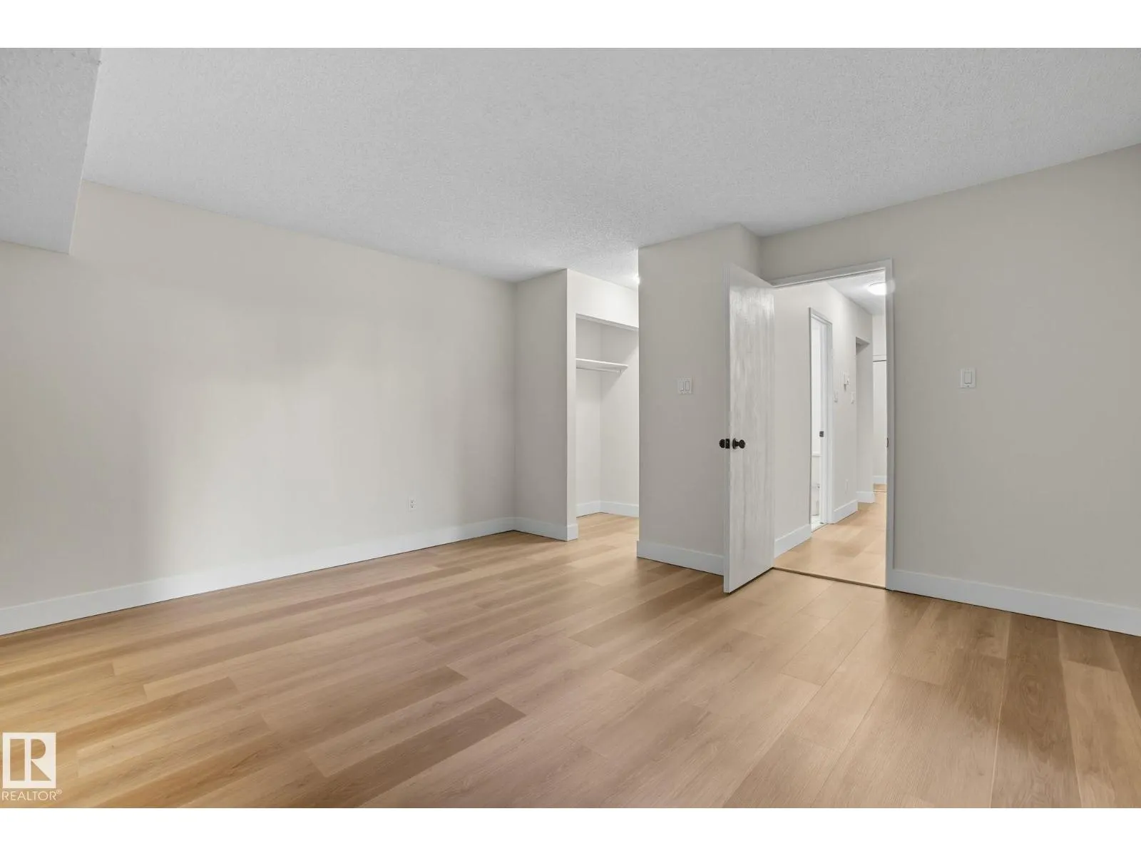 #6 10160 119 ST NW