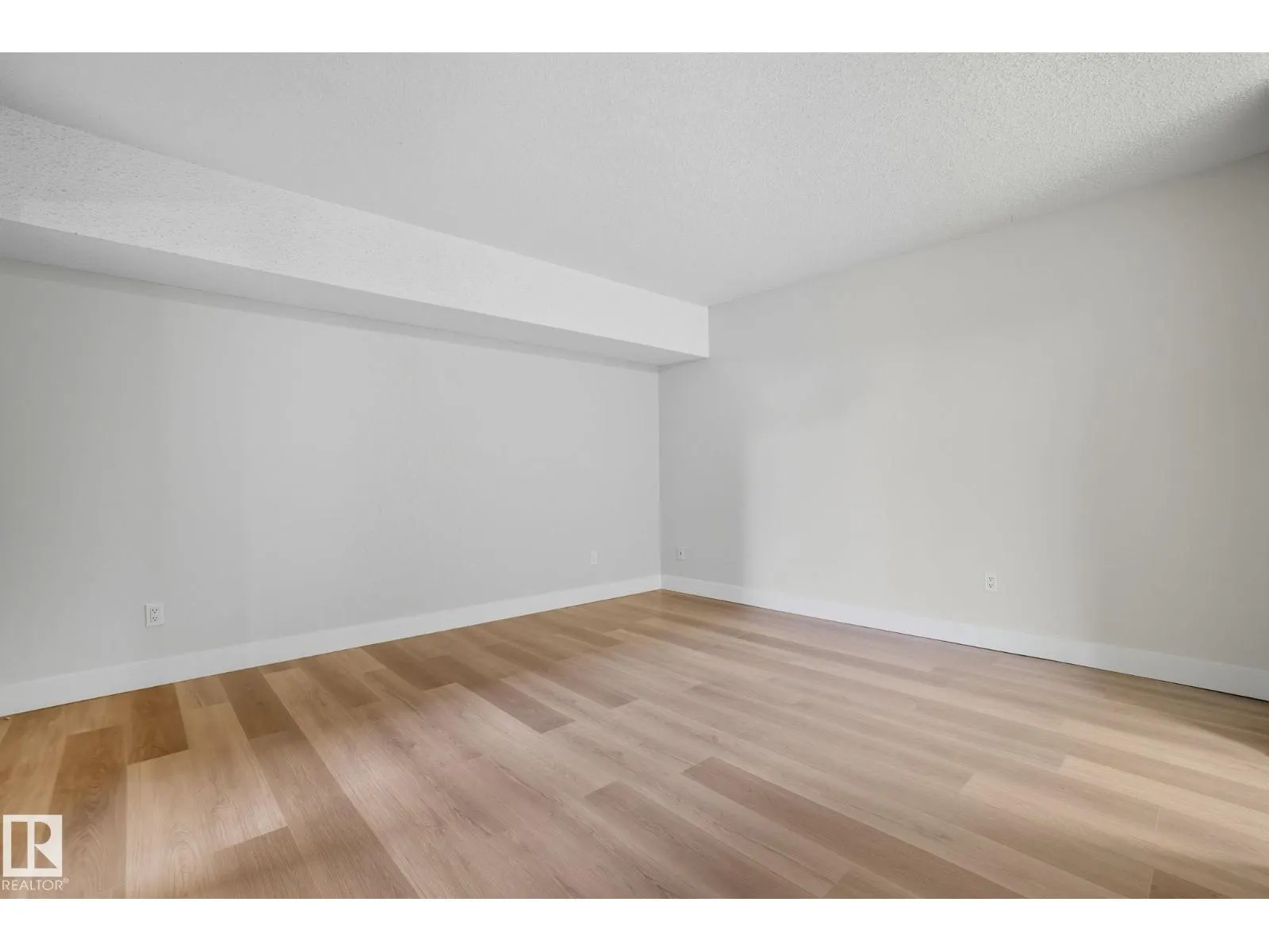 #6 10160 119 ST NW