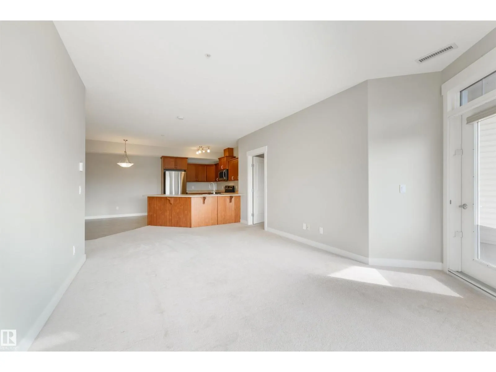 #338 511 QUEEN ST
