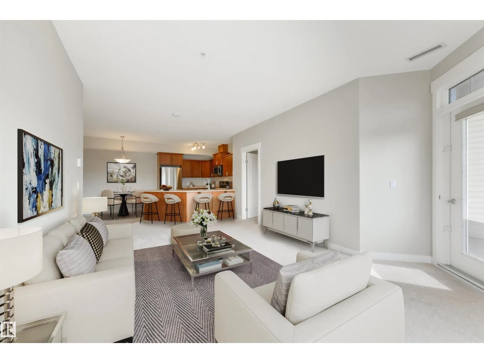 #338 511 QUEEN ST