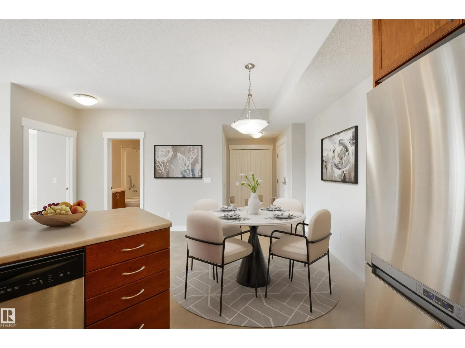 #338 511 QUEEN ST