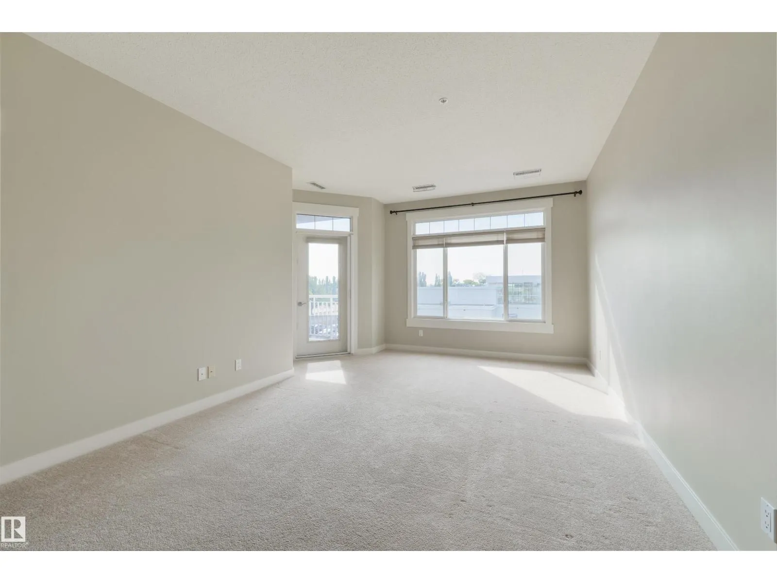 #338 511 QUEEN ST