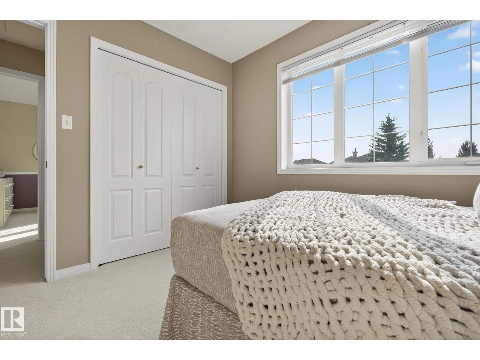 11570 13 AV NW
