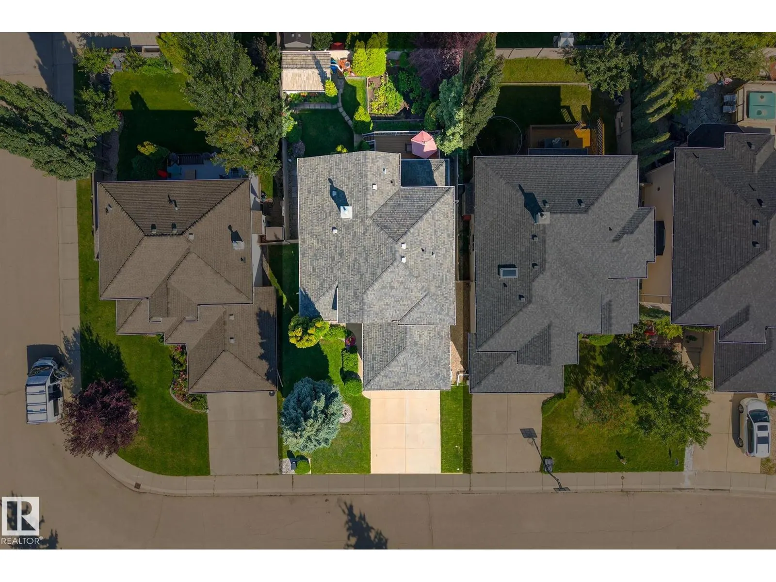 11570 13 AV NW