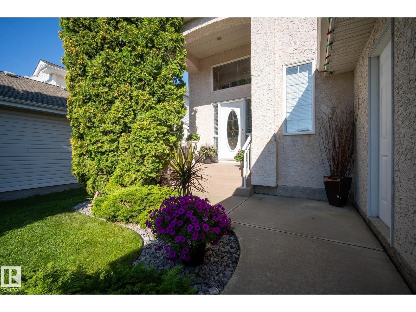 11570 13 AV NW