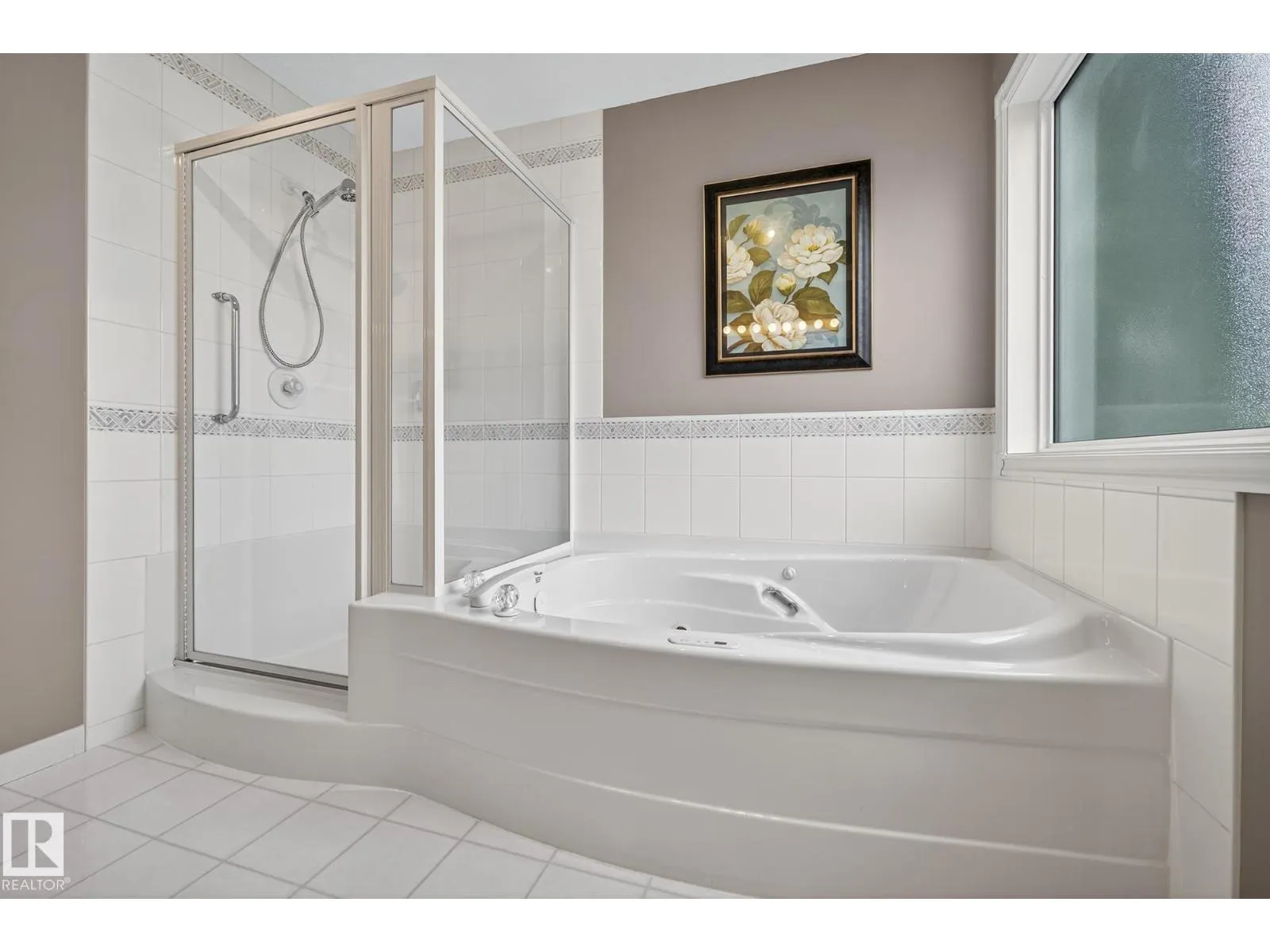 11570 13 AV NW