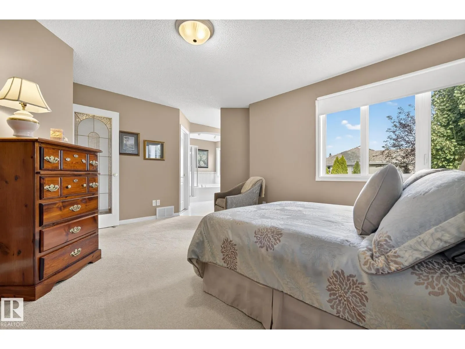 11570 13 AV NW