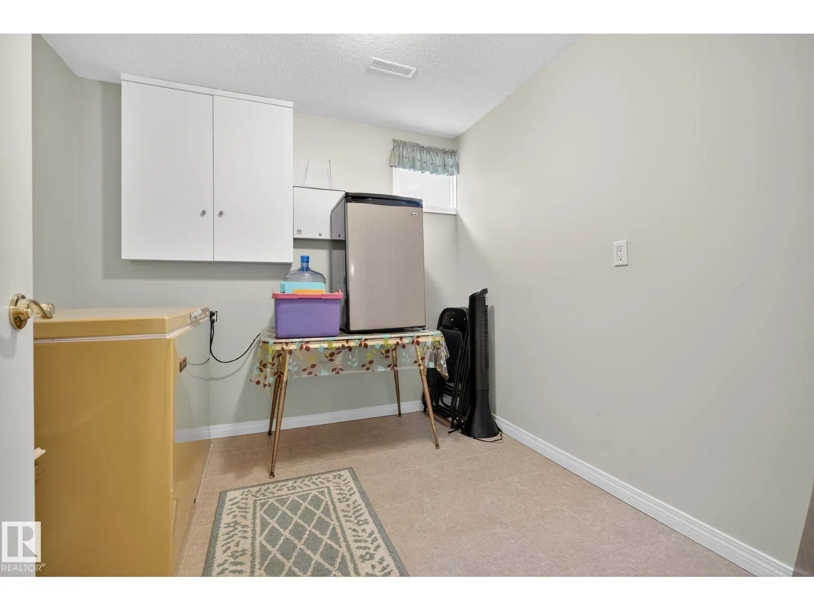 11570 13 AV NW