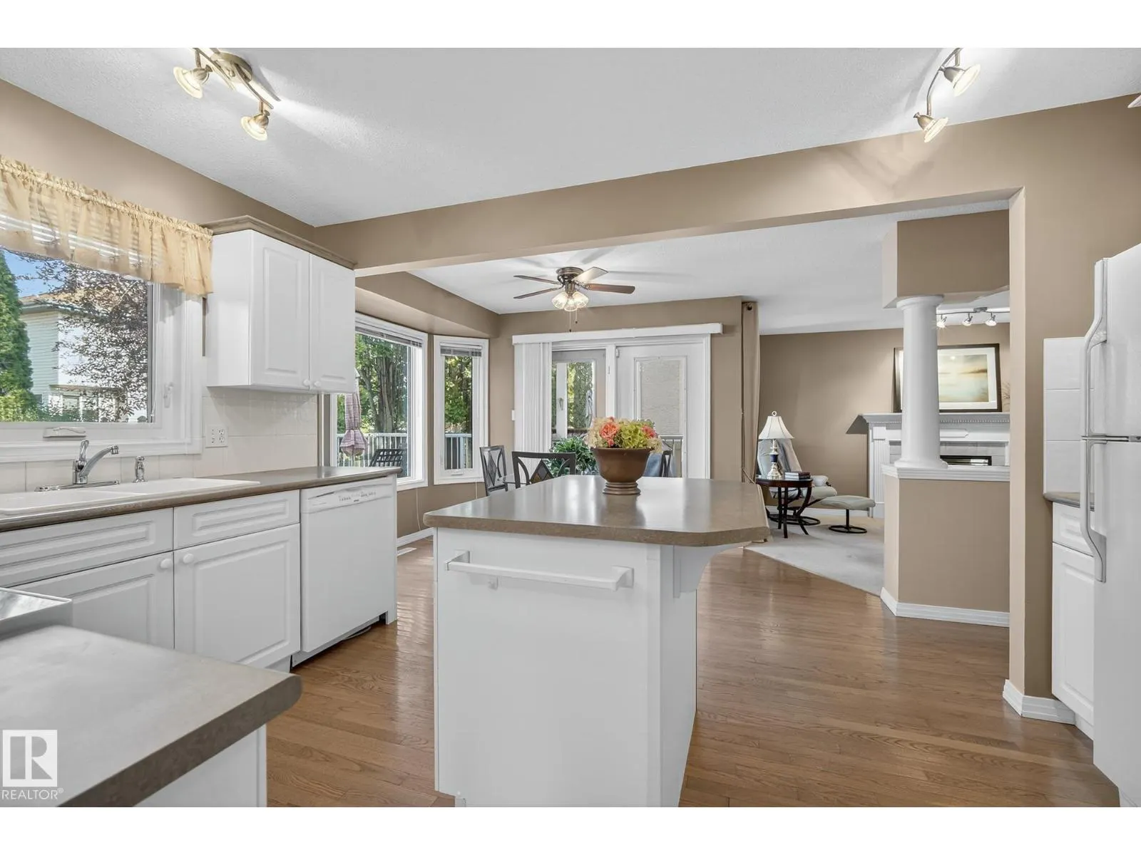 11570 13 AV NW