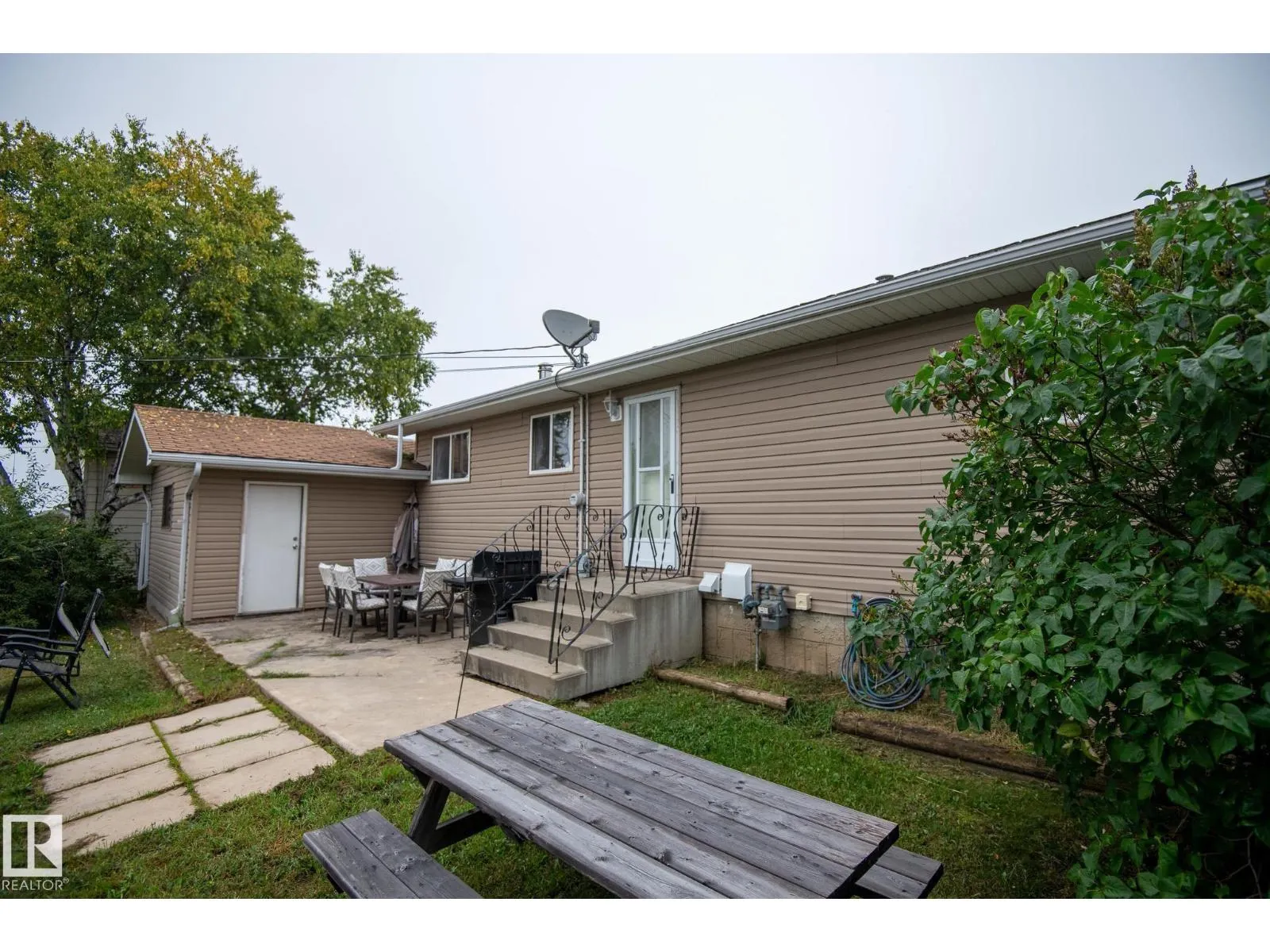 1733 6 ST