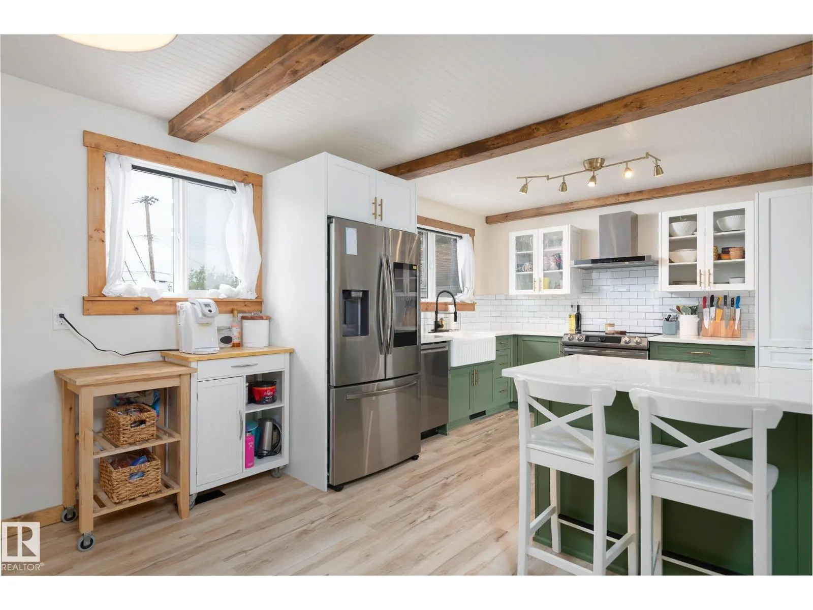 1733 6 ST