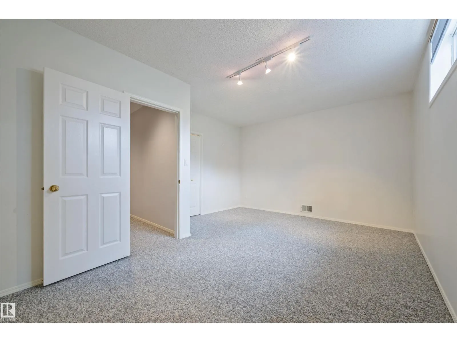 12431 29A AV NW