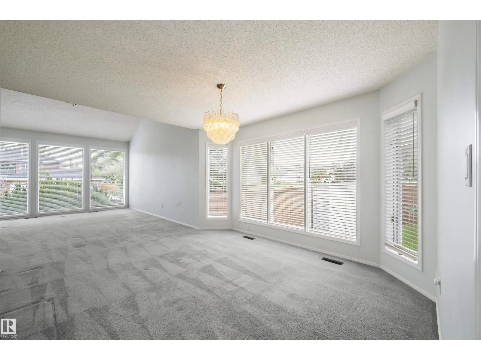 12431 29A AV NW