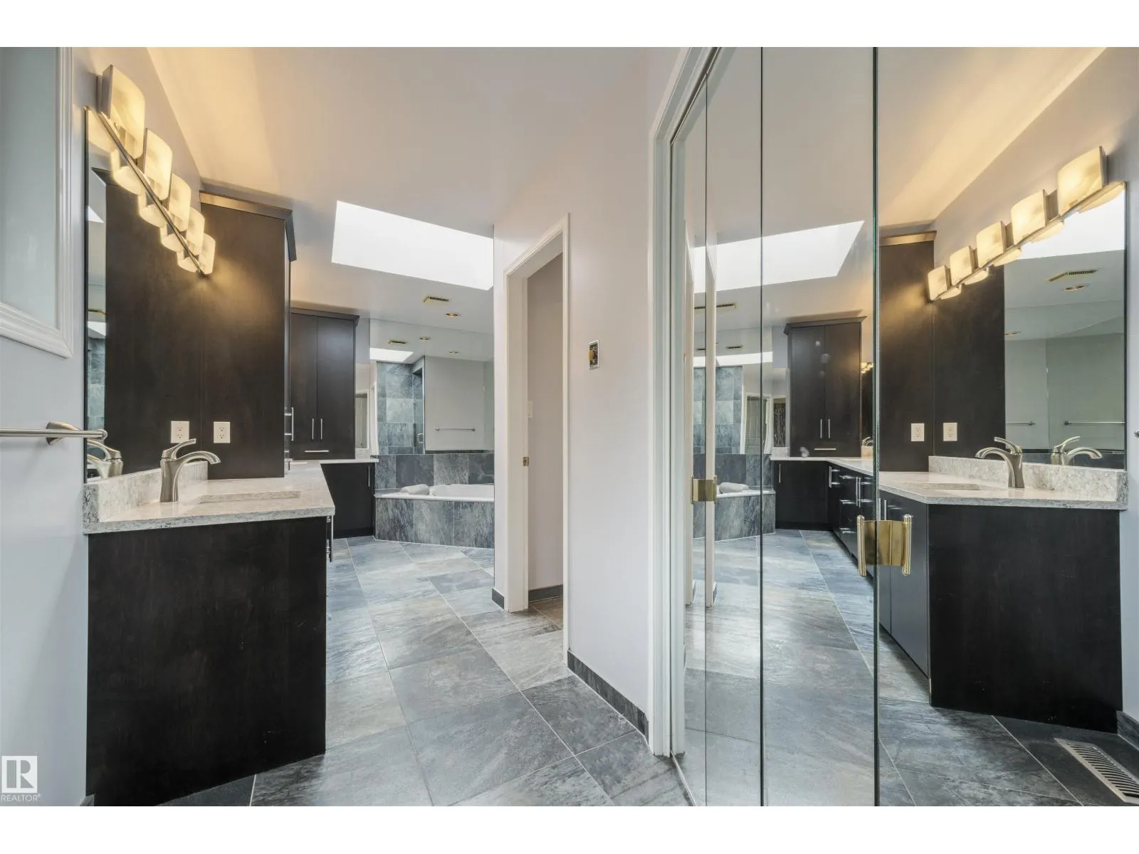 12431 29A AV NW