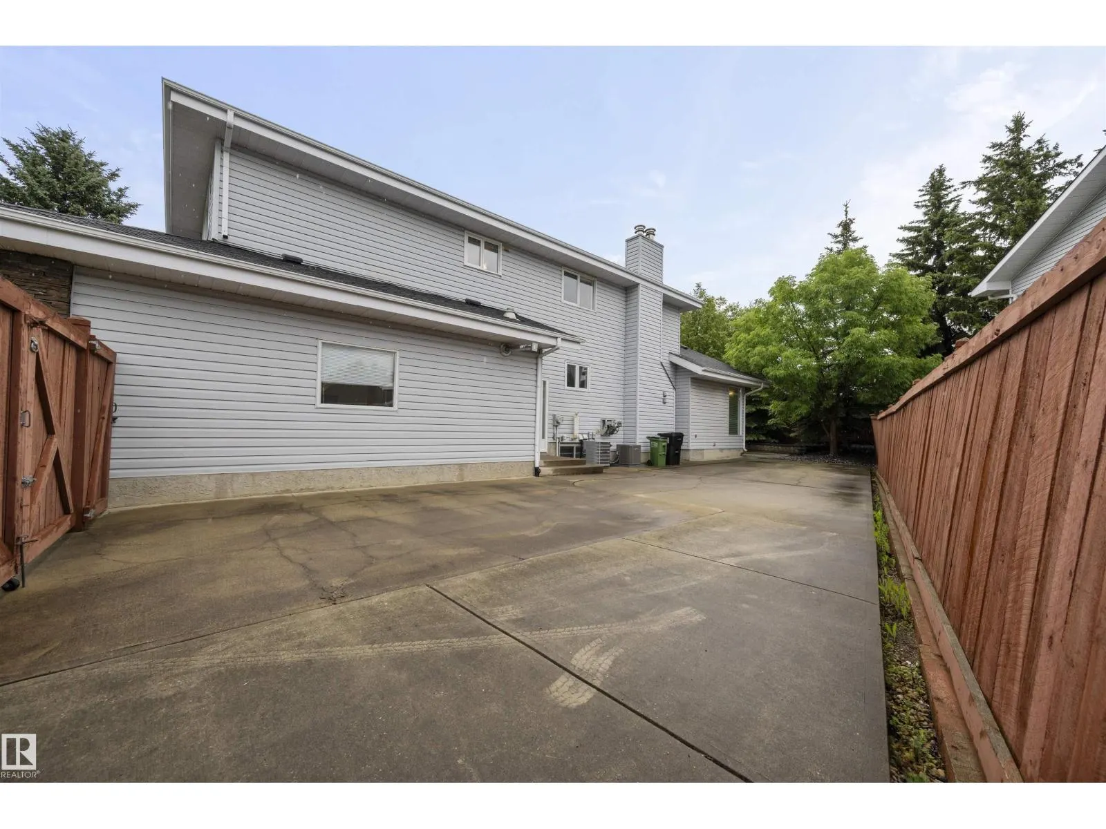 12431 29A AV NW
