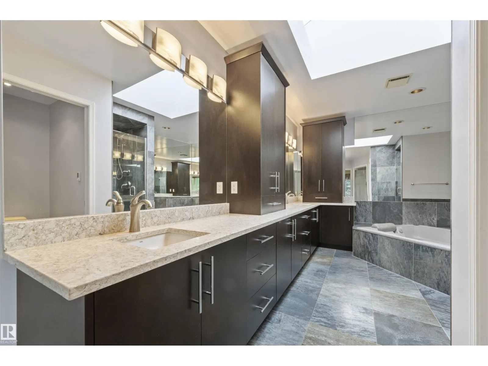 12431 29A AV NW