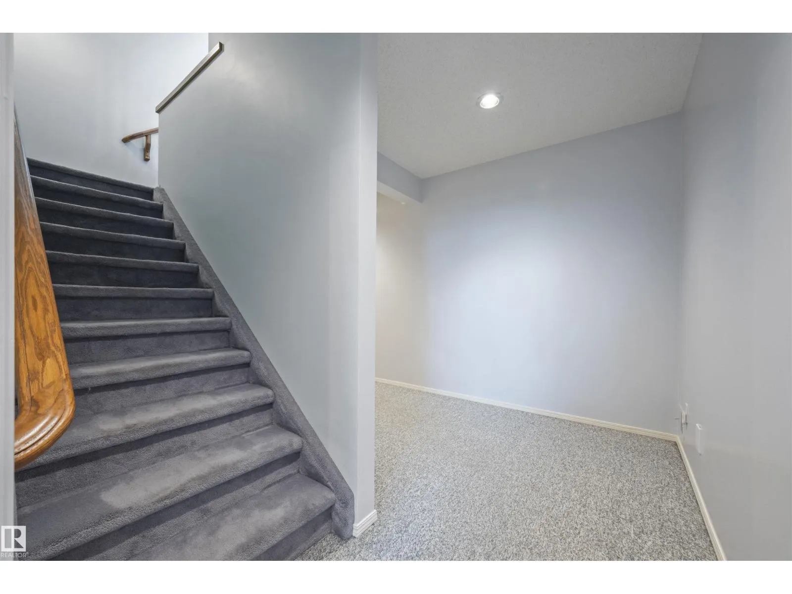 12431 29A AV NW