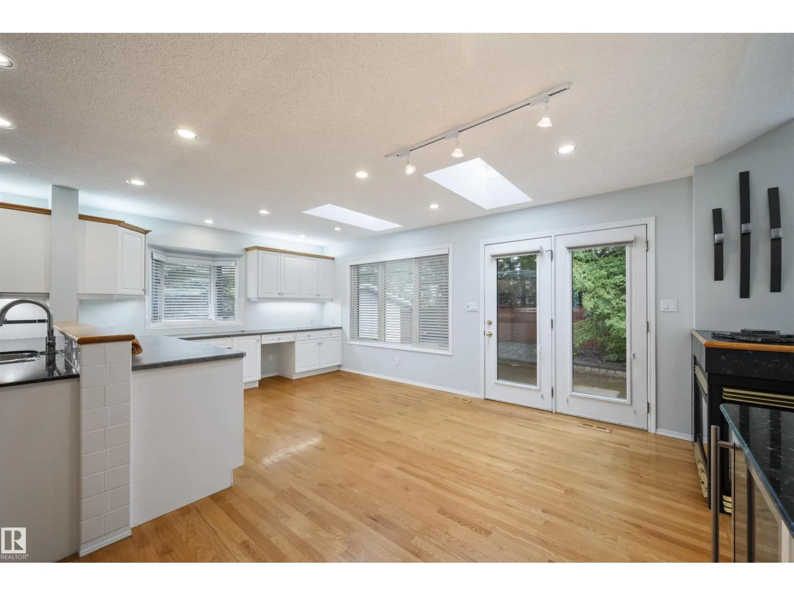 12431 29A AV NW