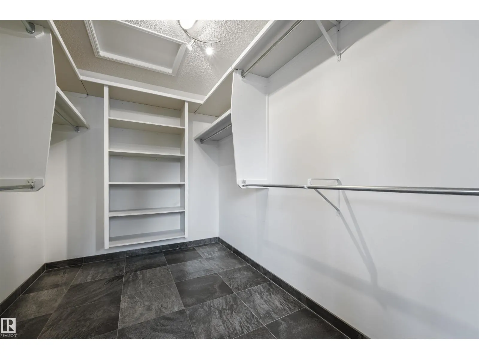 12431 29A AV NW