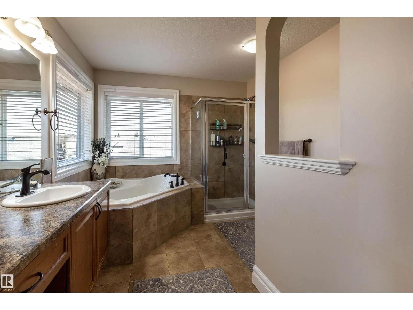 4224 157 AV NW