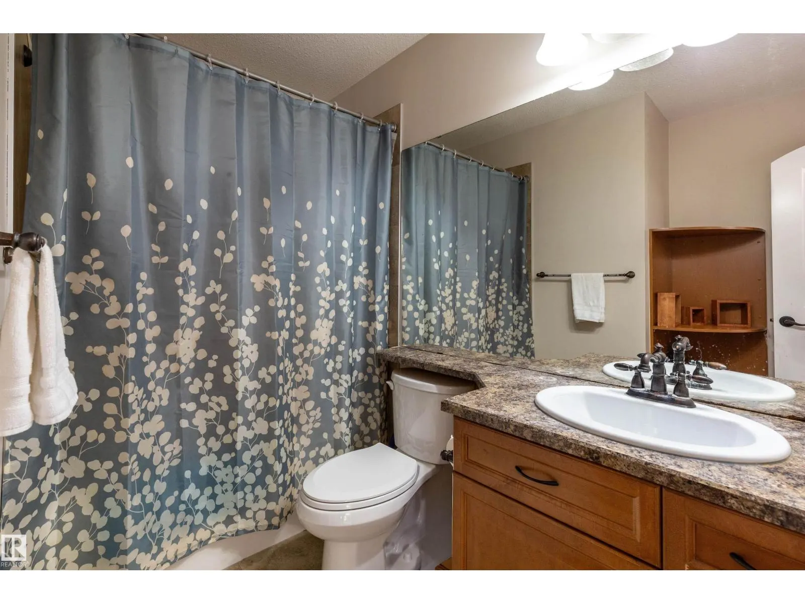 4224 157 AV NW