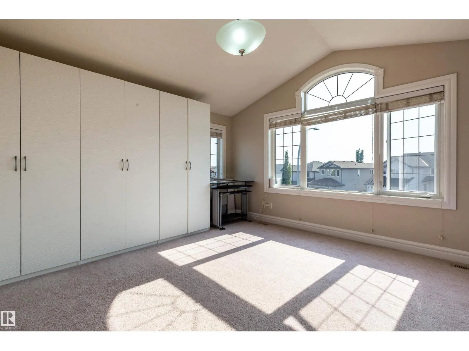 4224 157 AV NW