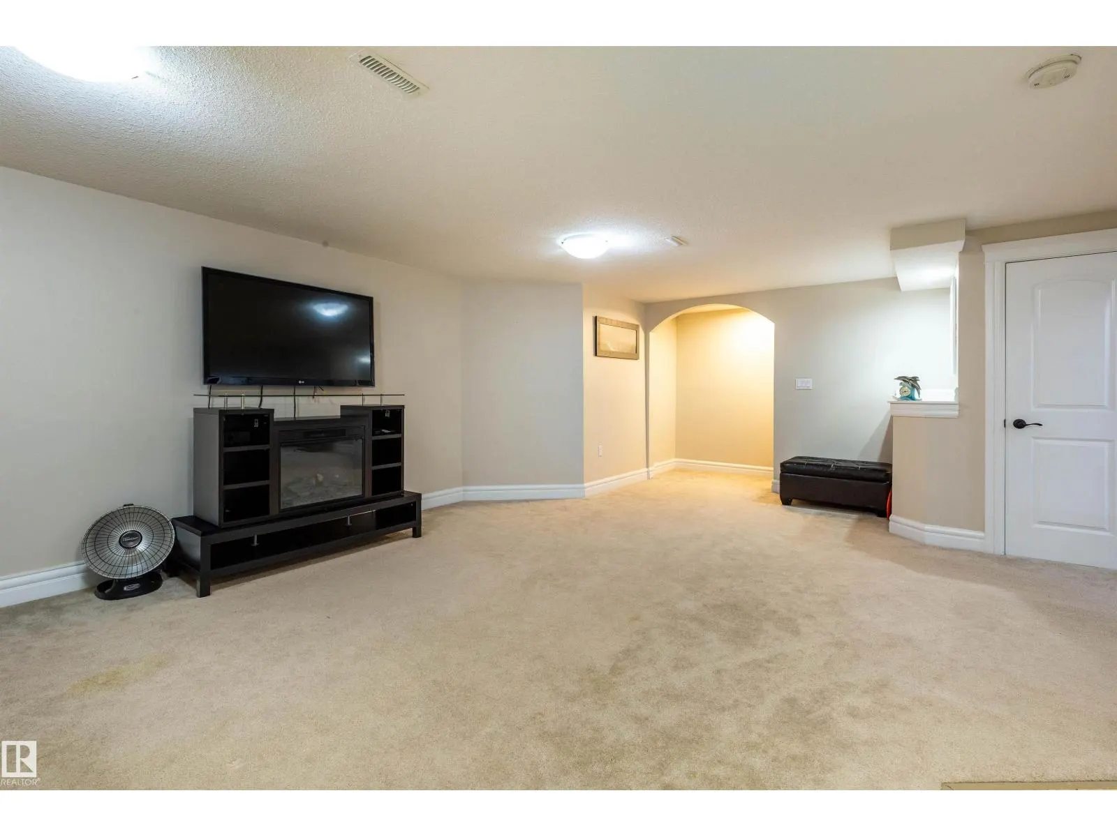 4224 157 AV NW