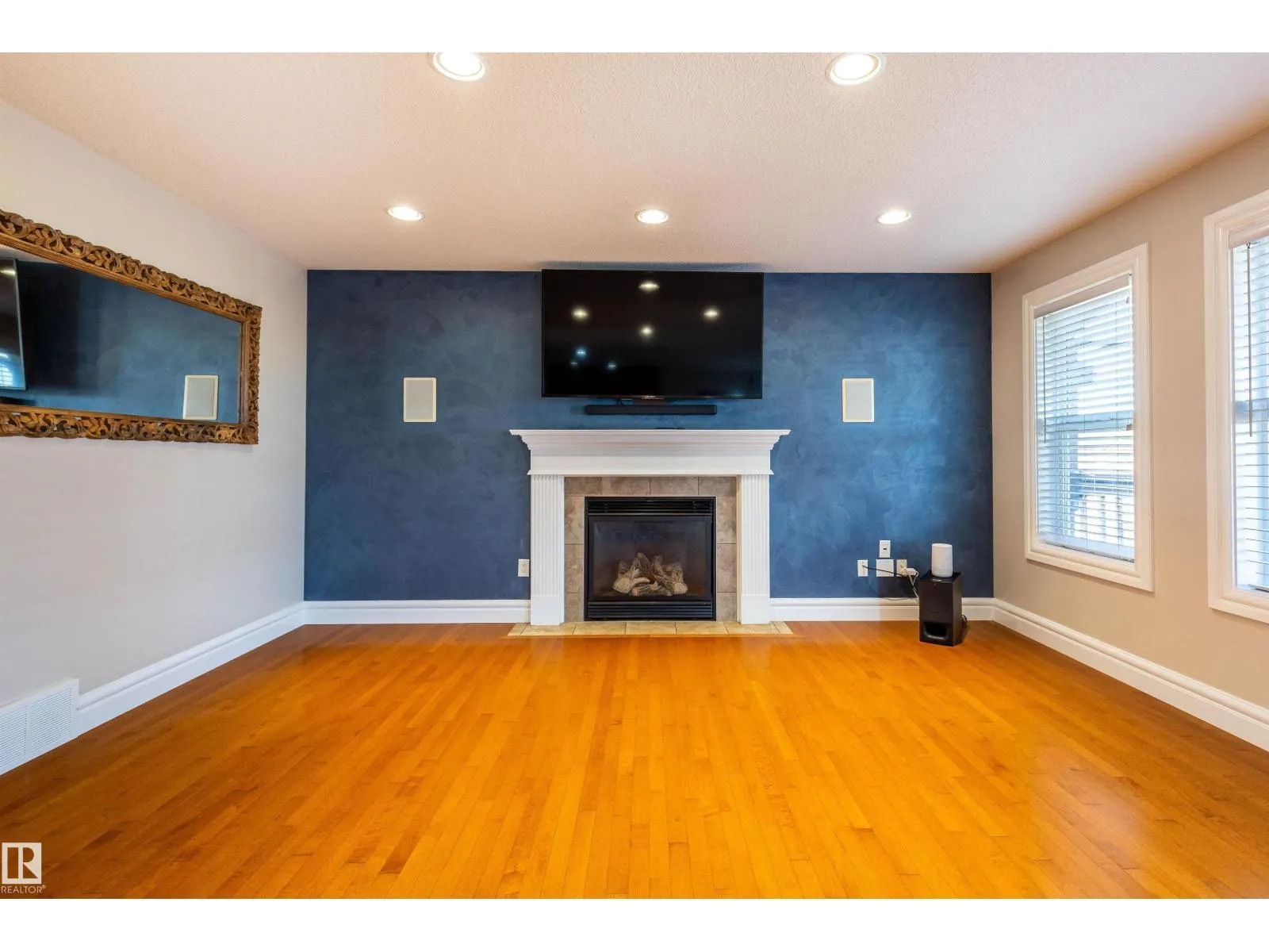 4224 157 AV NW