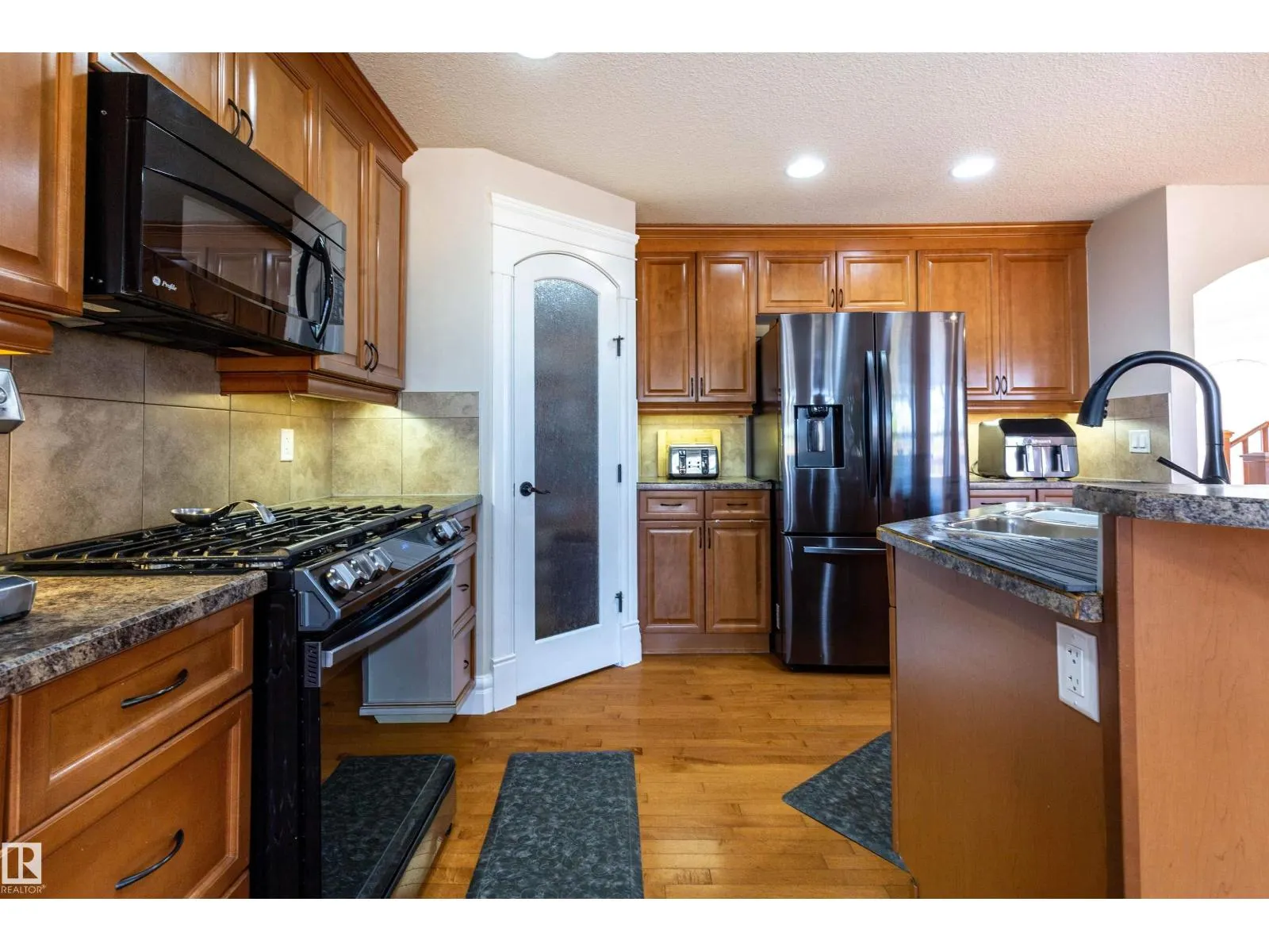 4224 157 AV NW