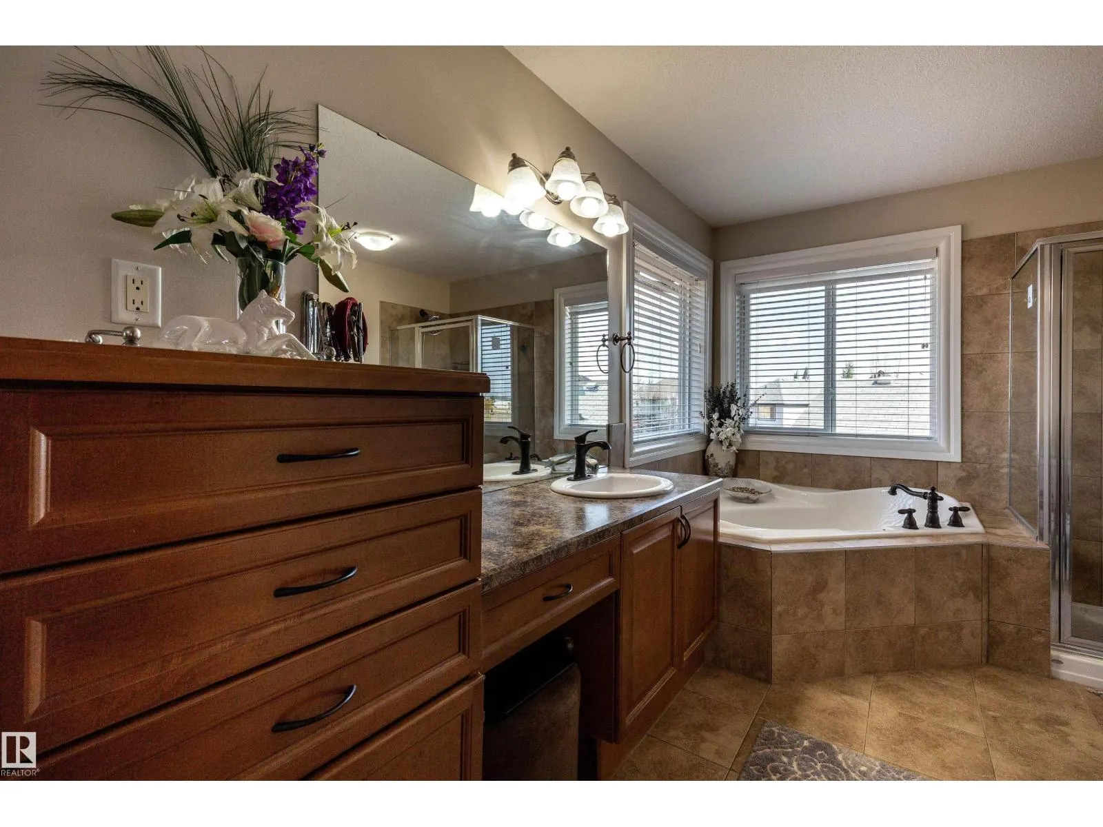 4224 157 AV NW