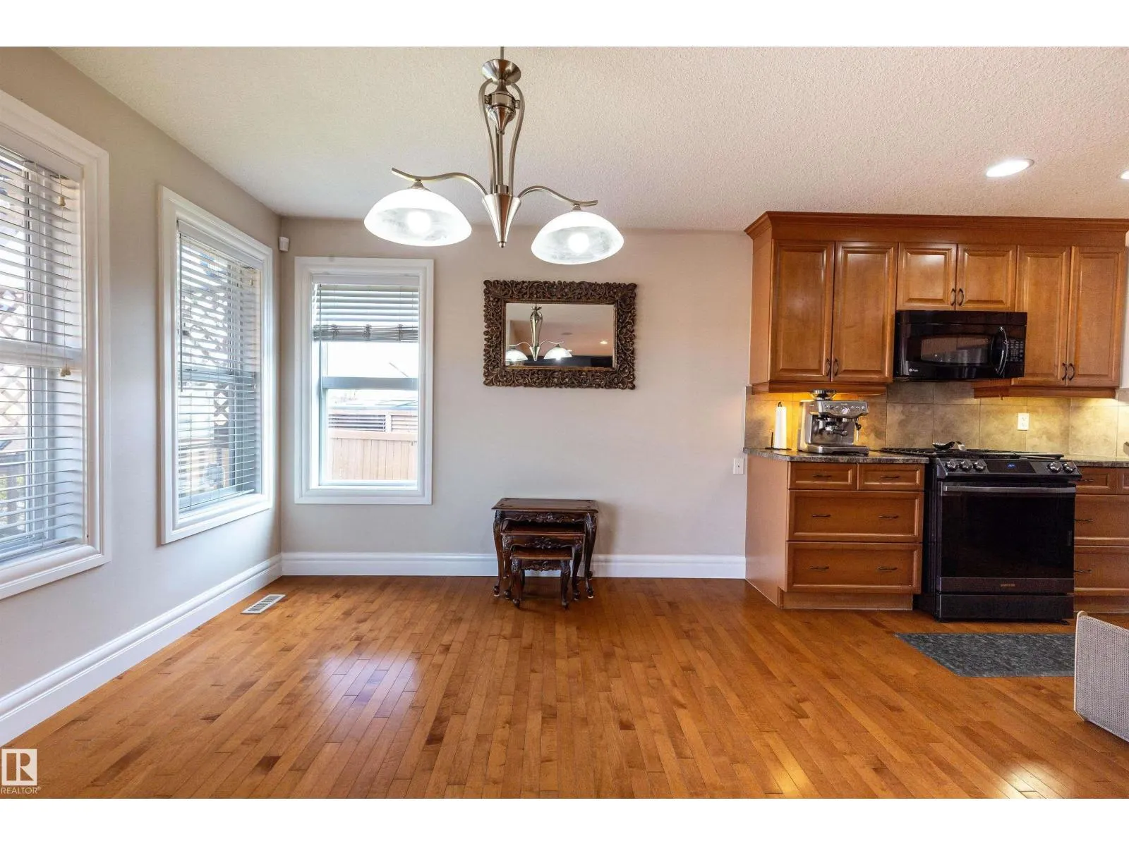 4224 157 AV NW