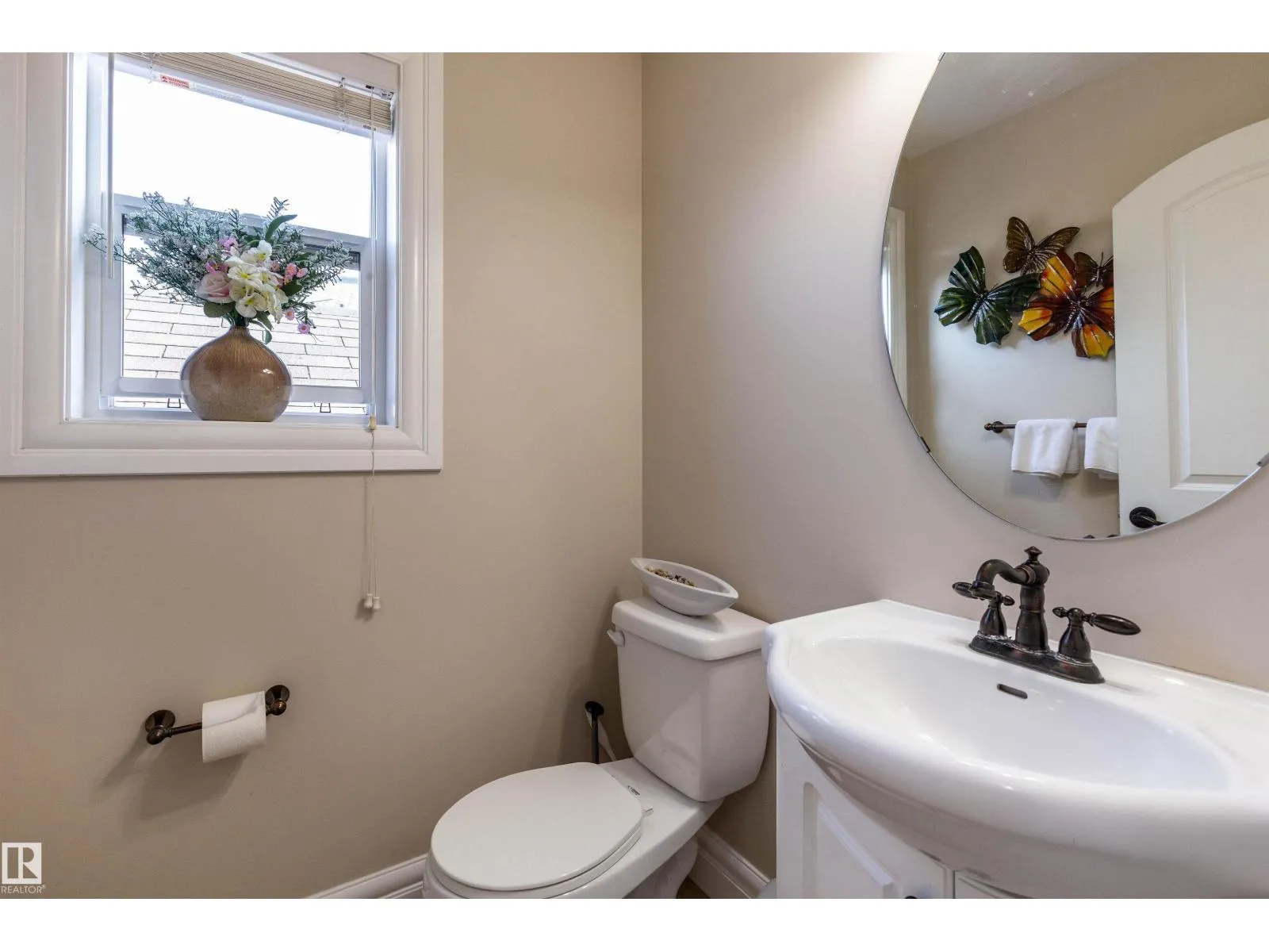 4224 157 AV NW
