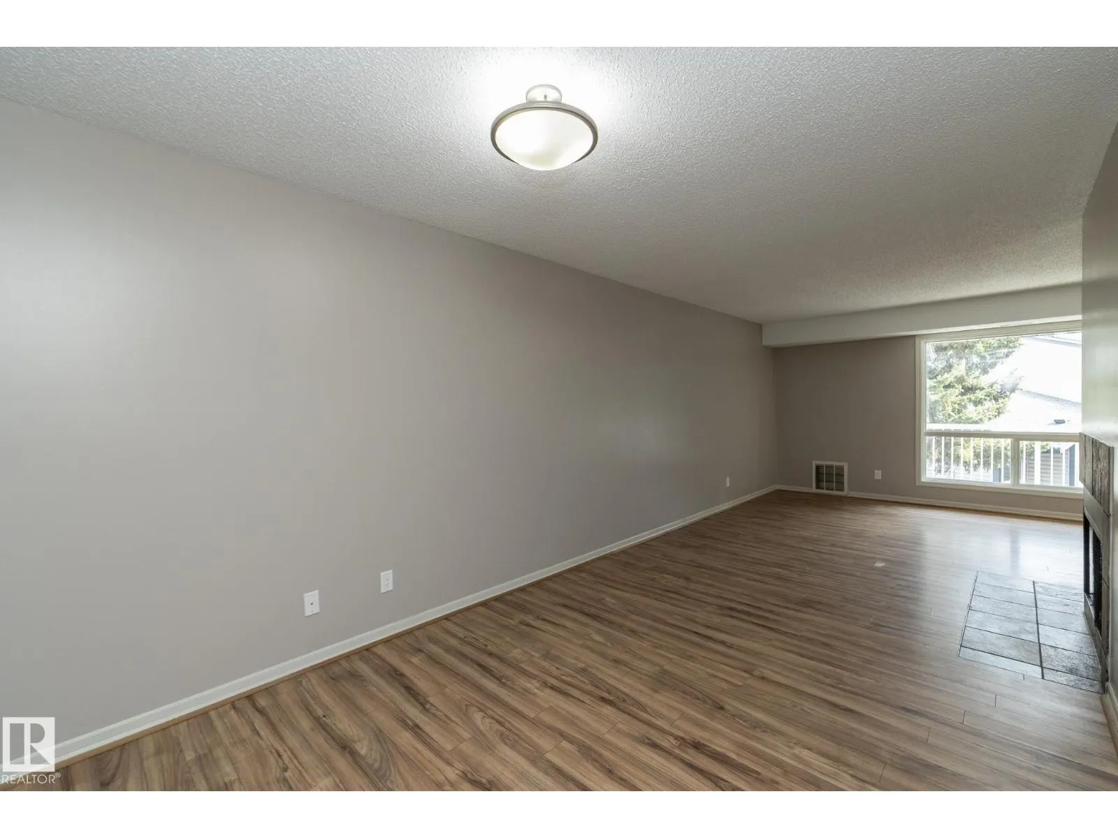 #23 14620 26 ST NW