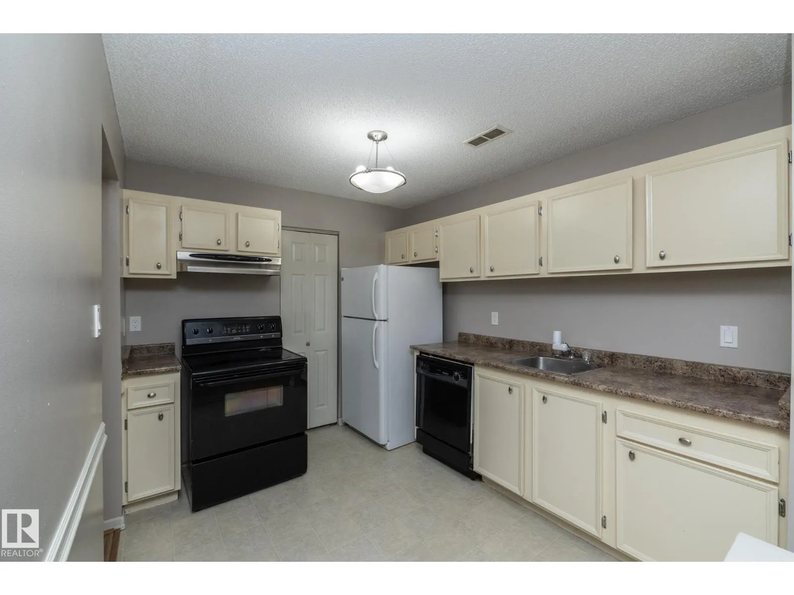 #23 14620 26 ST NW