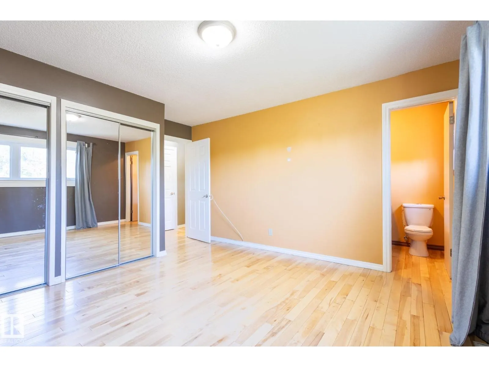 16 LAROSE DR