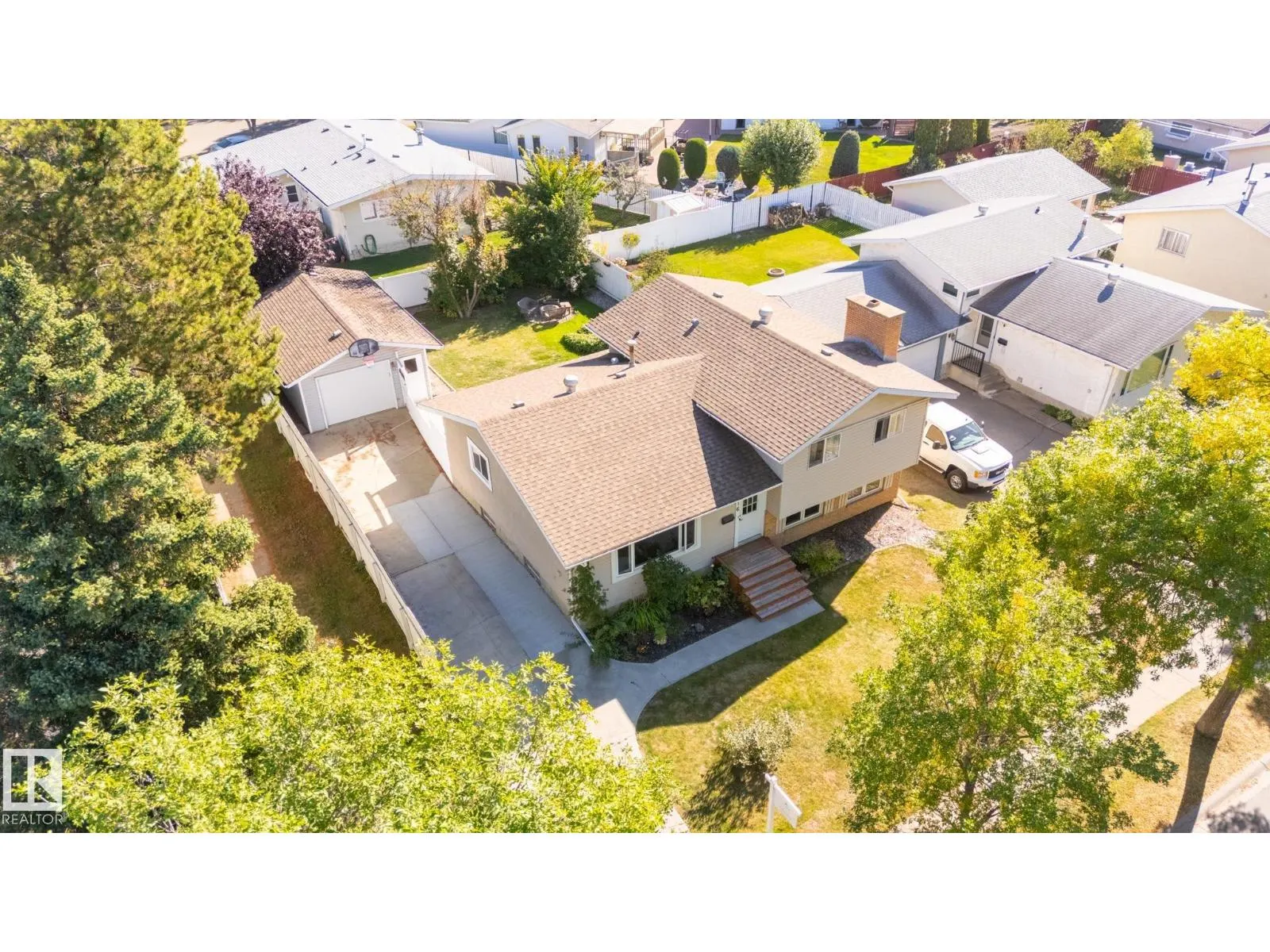 16 LAROSE DR