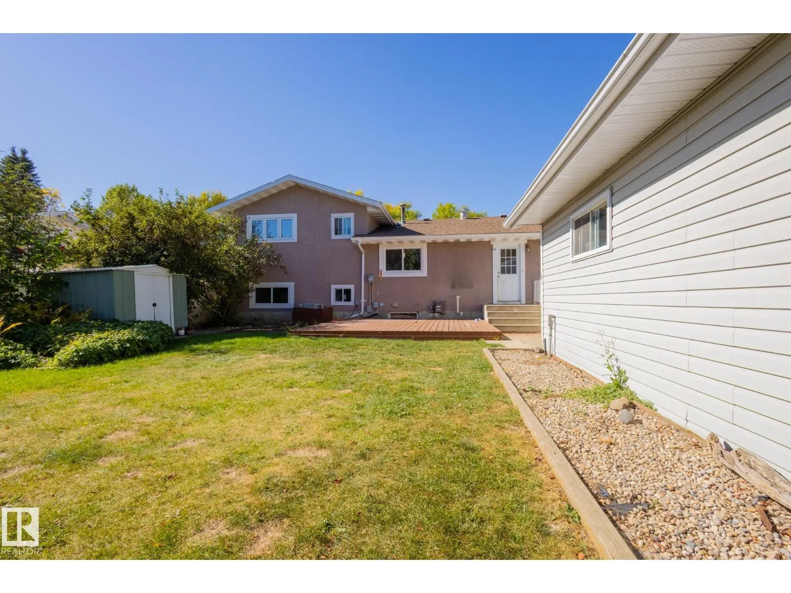 16 LAROSE DR