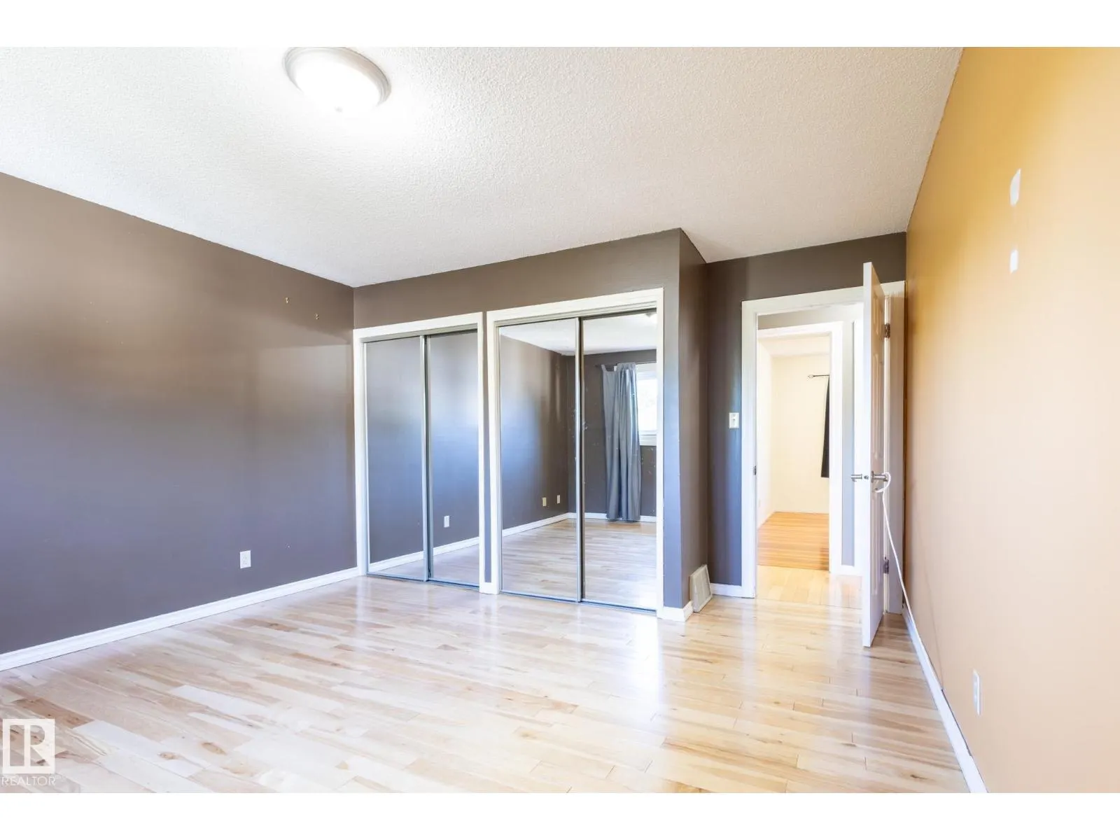 16 LAROSE DR