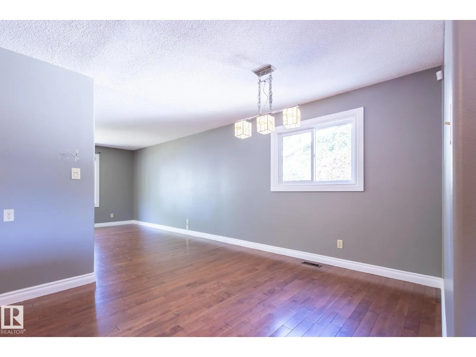 16 LAROSE DR