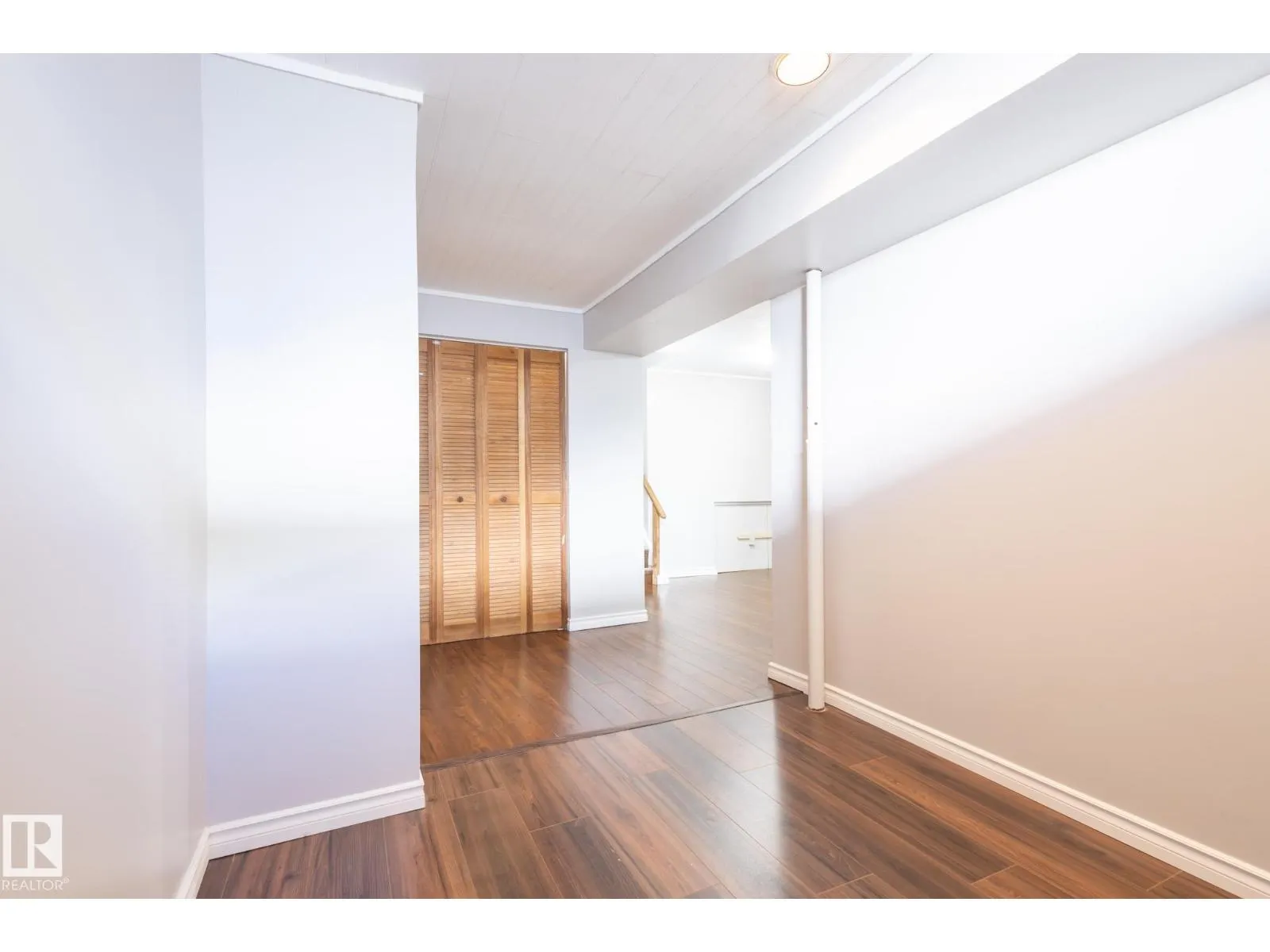 16 LAROSE DR