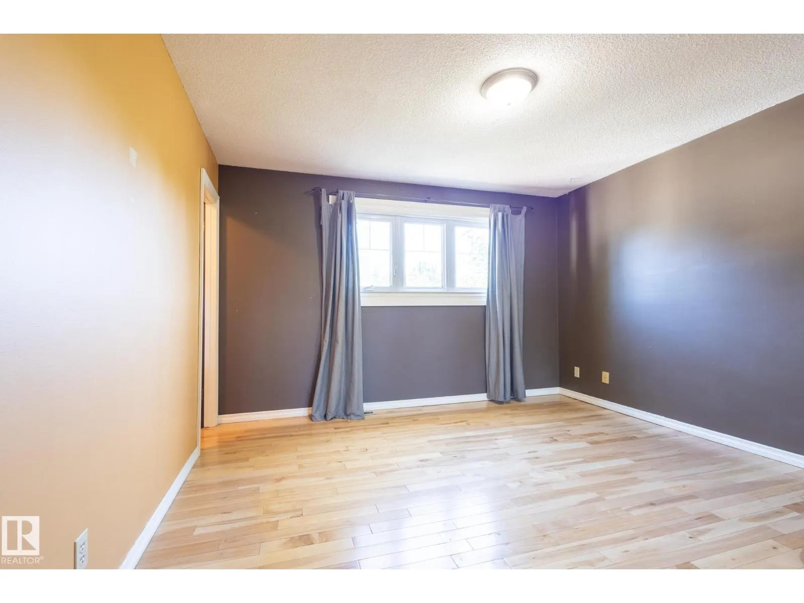 16 LAROSE DR