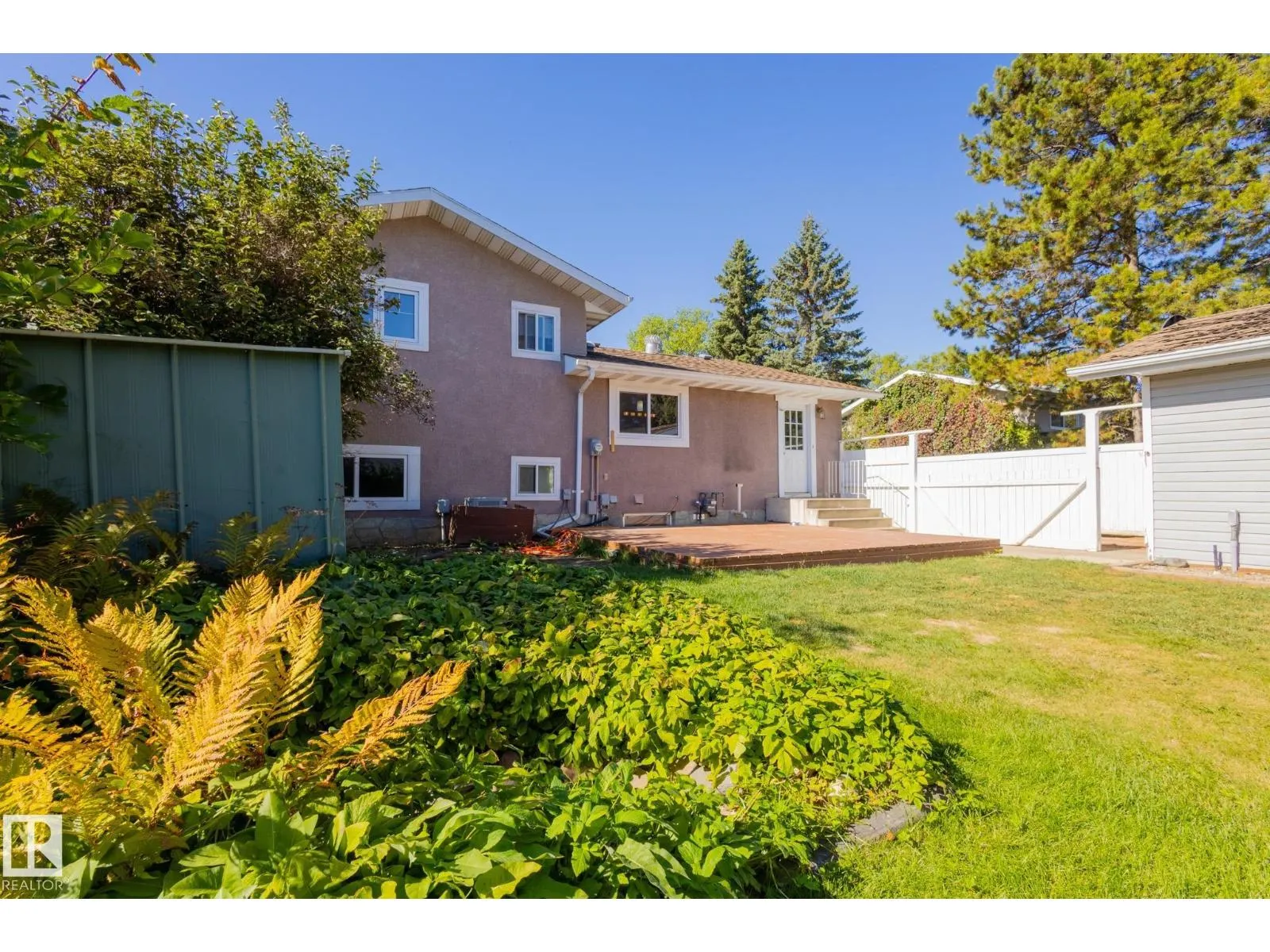 16 LAROSE DR