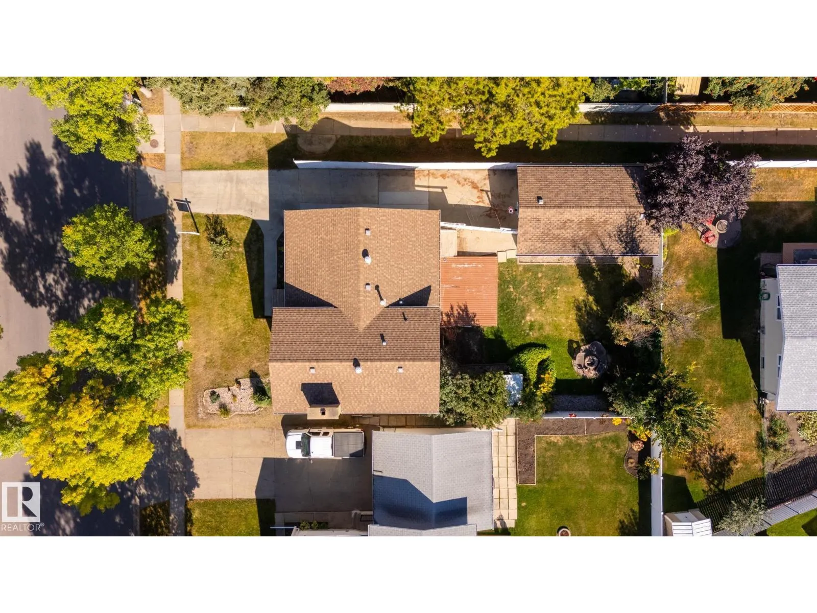 16 LAROSE DR