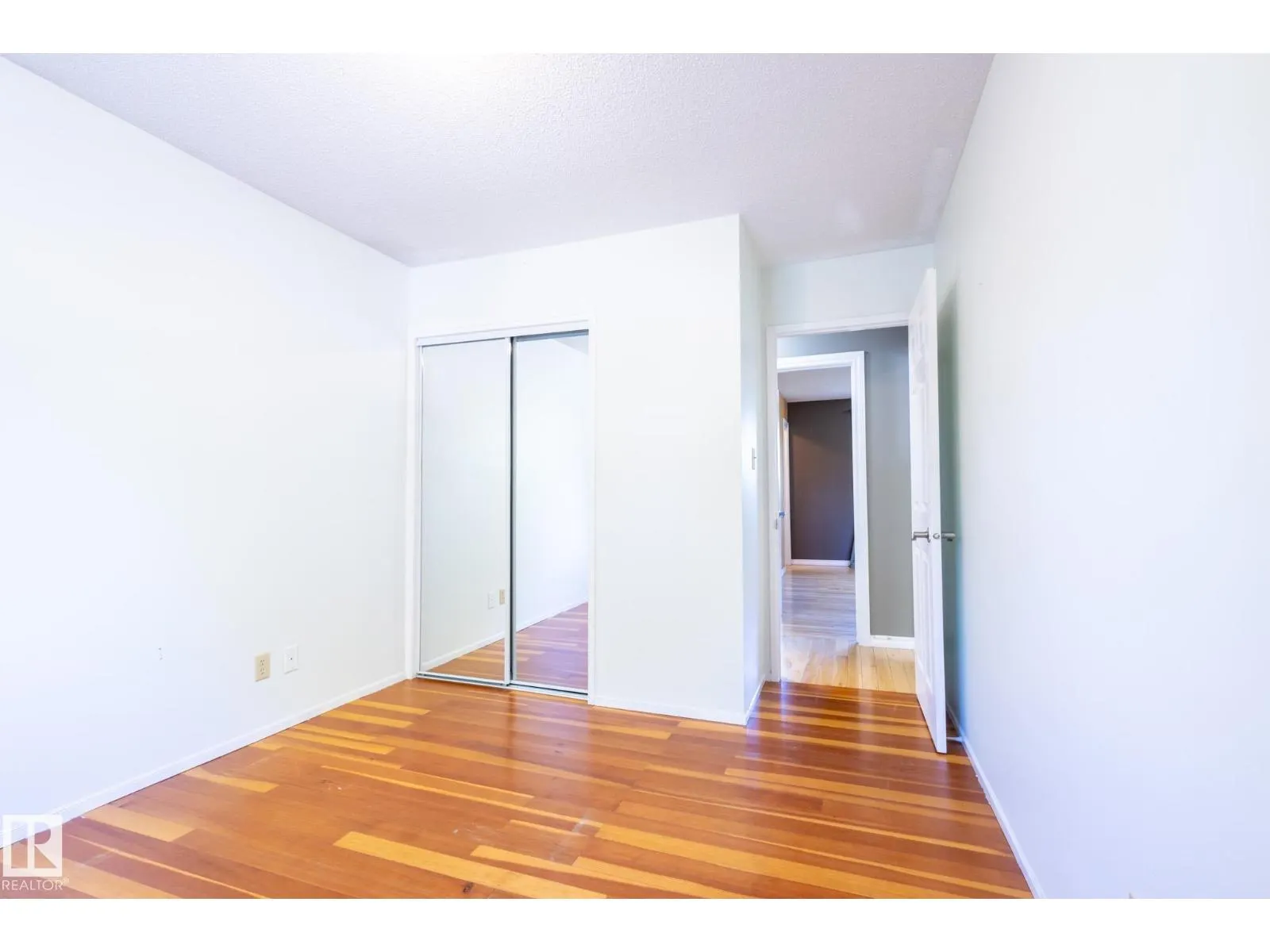 16 LAROSE DR