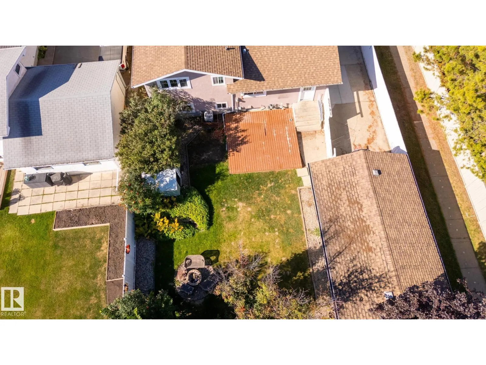 16 LAROSE DR