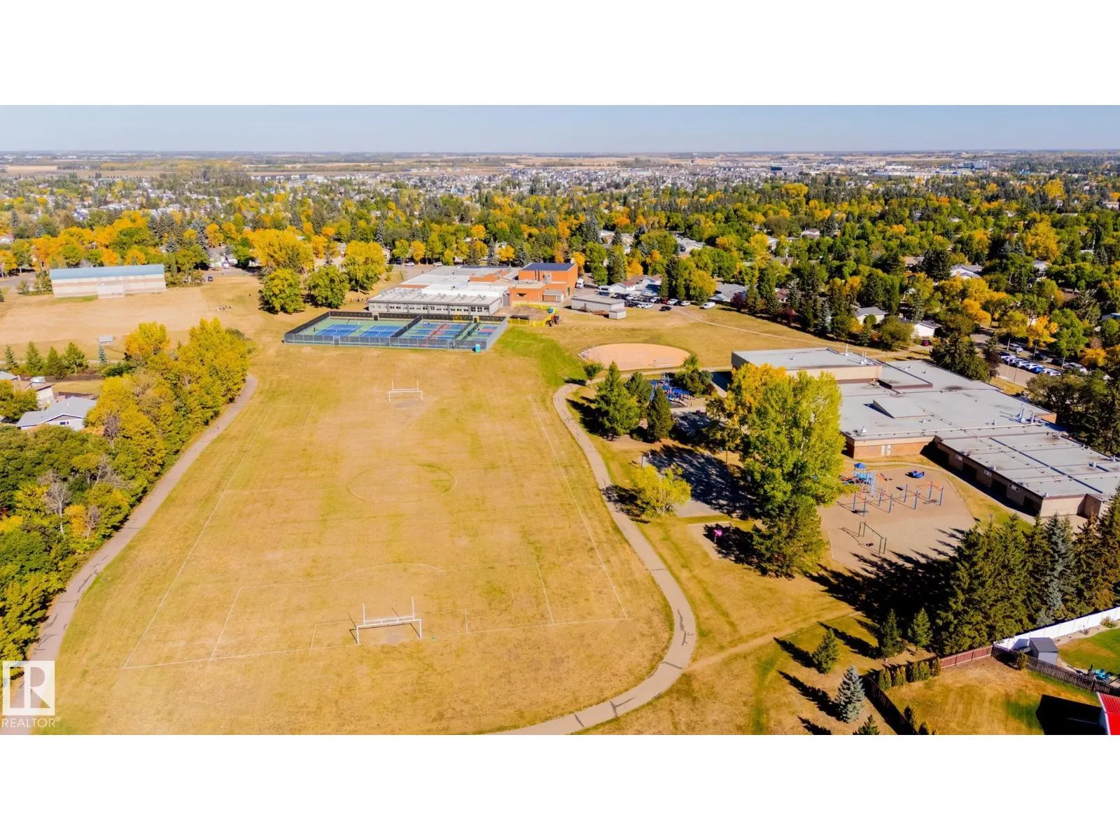 16 LAROSE DR