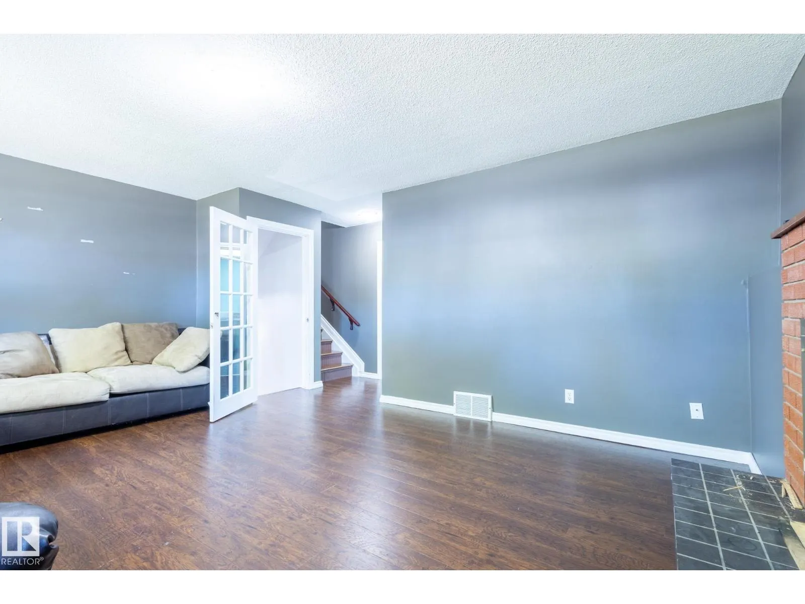 16 LAROSE DR