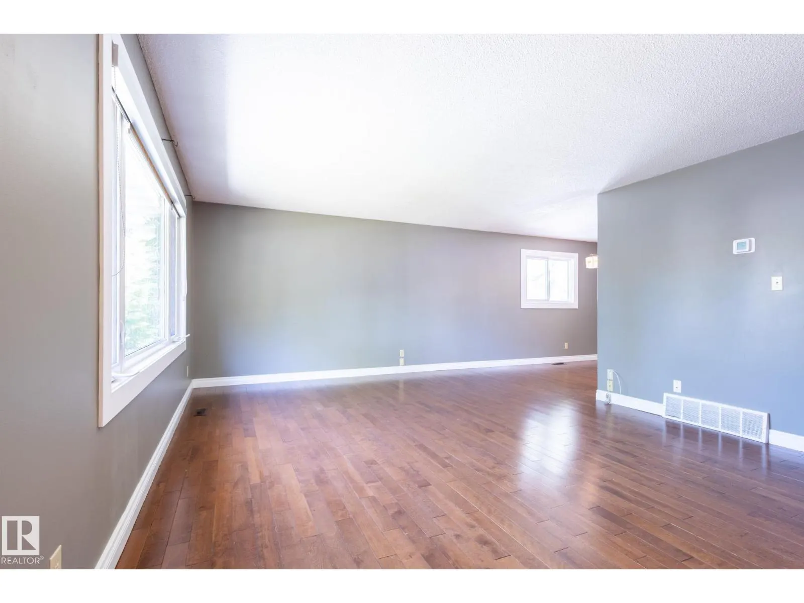 16 LAROSE DR