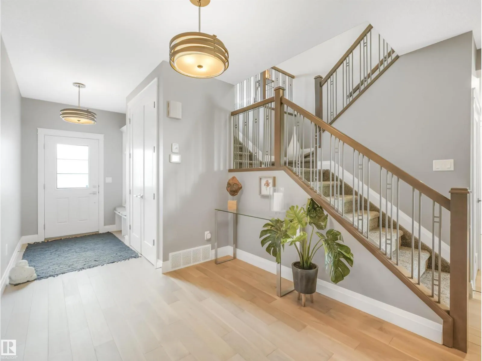 4162 CHARLES LI SW